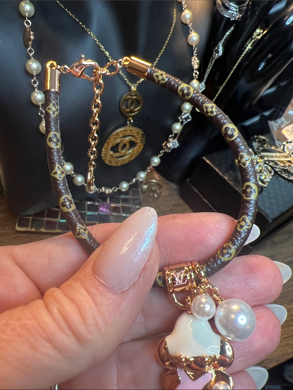 Brown and Gold Daisy Accent Bracelet with Pearl Charms
